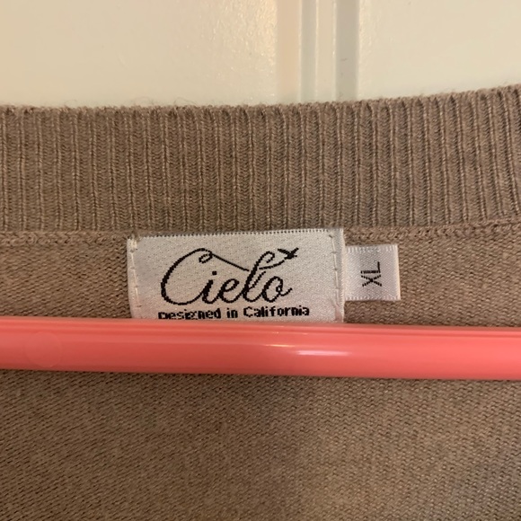 Cielo Designed in California Women’s Long Gray/White Size XL but fits like M/L - Picture 2 of 5